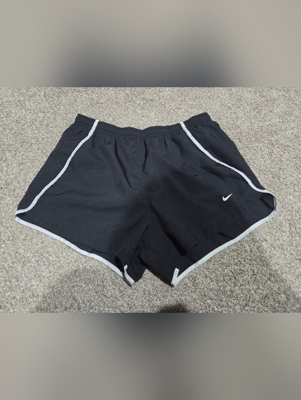 Nike Women’s Black Athletic Shorts Size Large - Picture 1 of 5